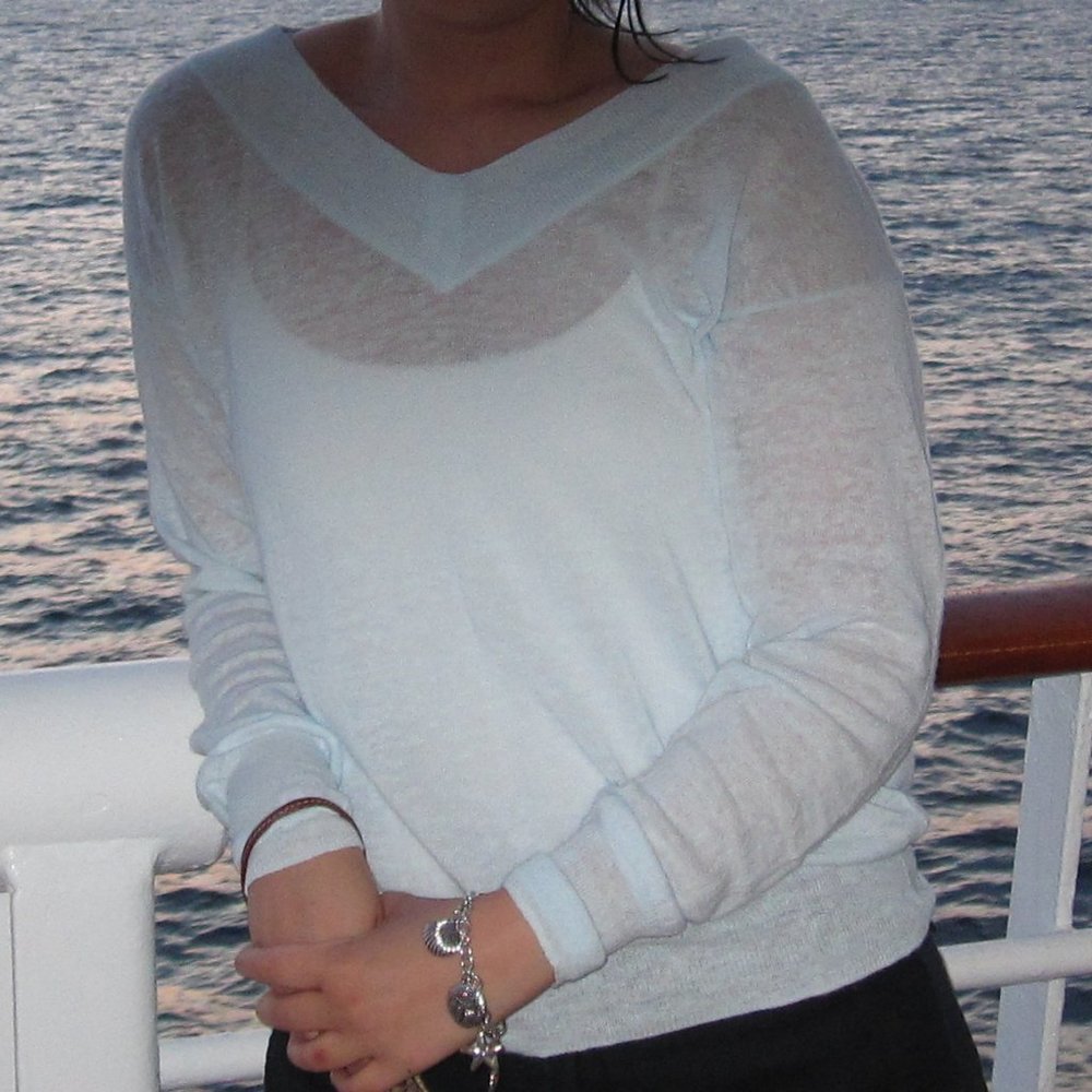 BANANA REPUBLIC Linen V Neck Pull Over Beach Sweater - Picture 2 of 8